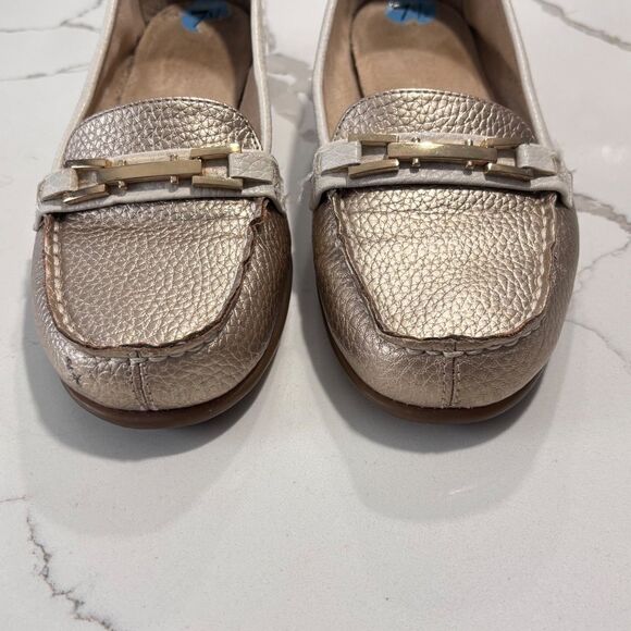 Aerosoles Women's Metallic Gold Nuwsreel Moccasin Vegan Loafers Shoes Size 7.5 - Picture 3 of 12